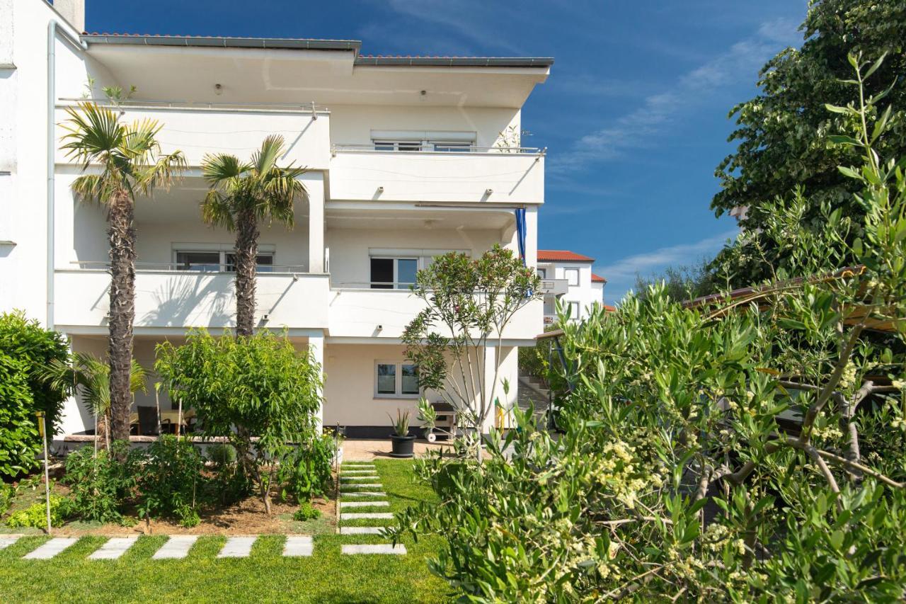 Apartments Oleander Krk Town Exterior foto