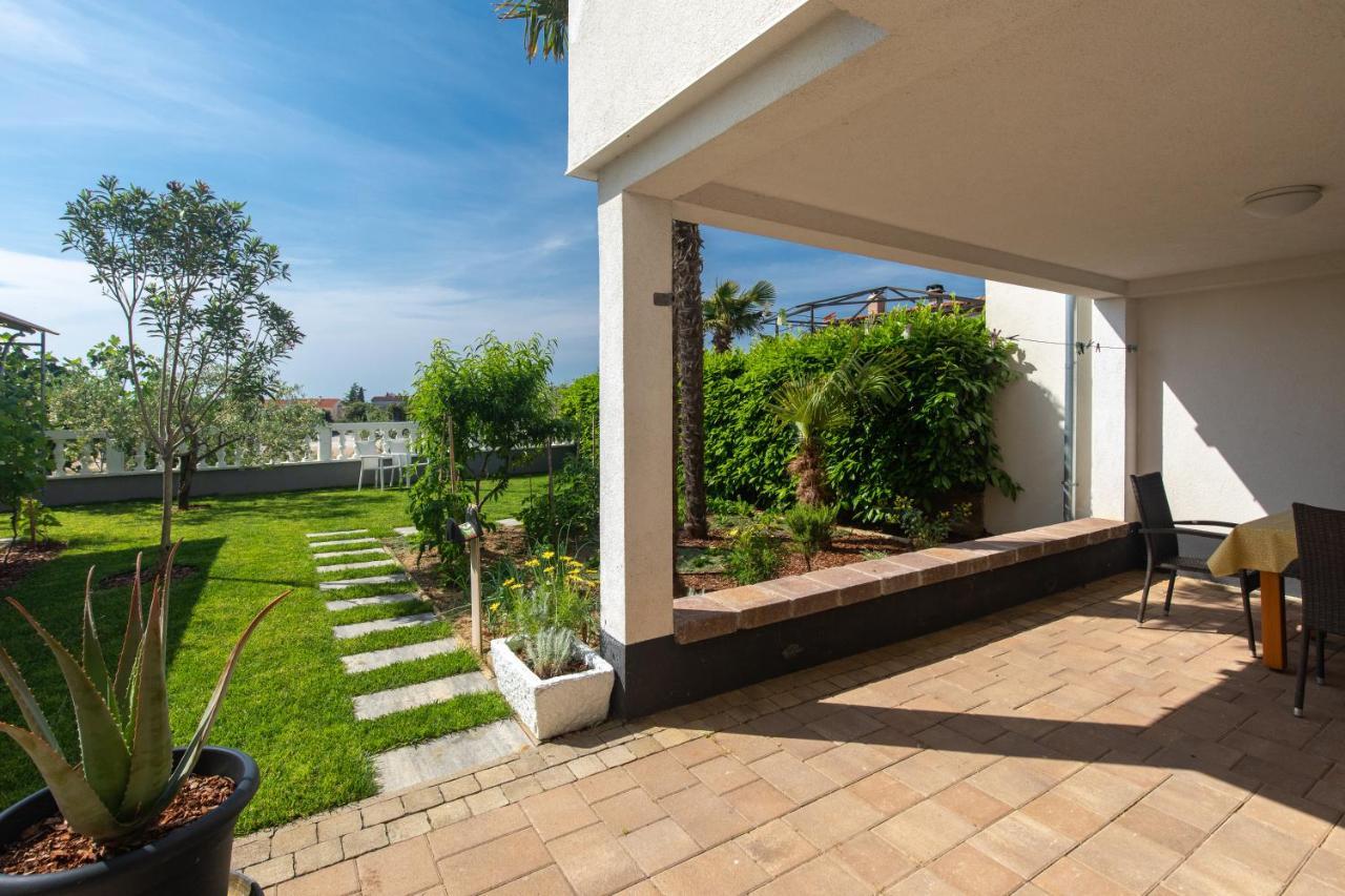 Apartments Oleander Krk Town Exterior foto