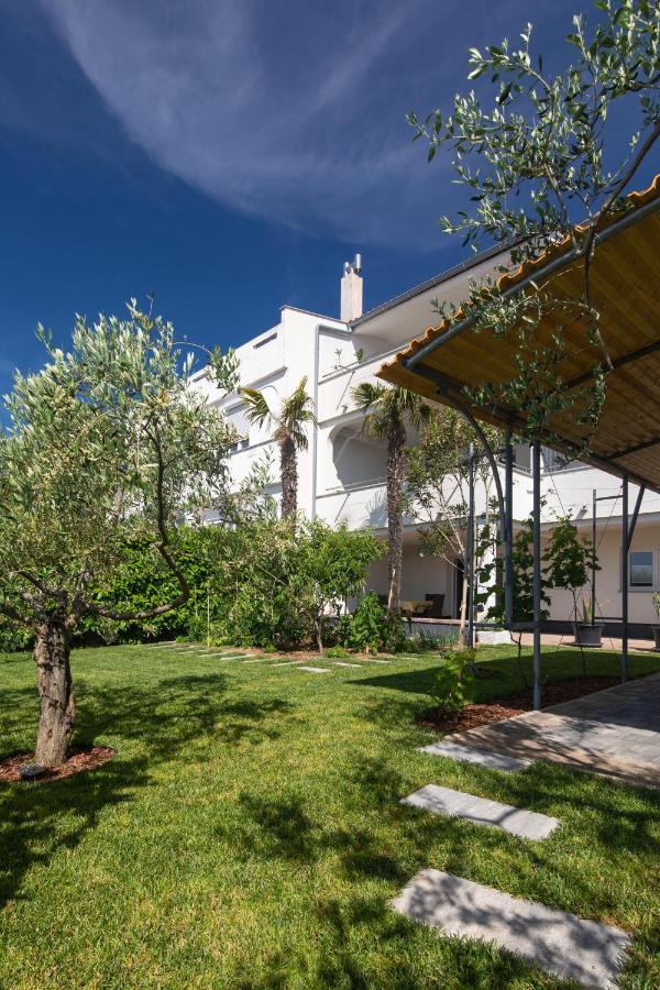 Apartments Oleander Krk Town Exterior foto
